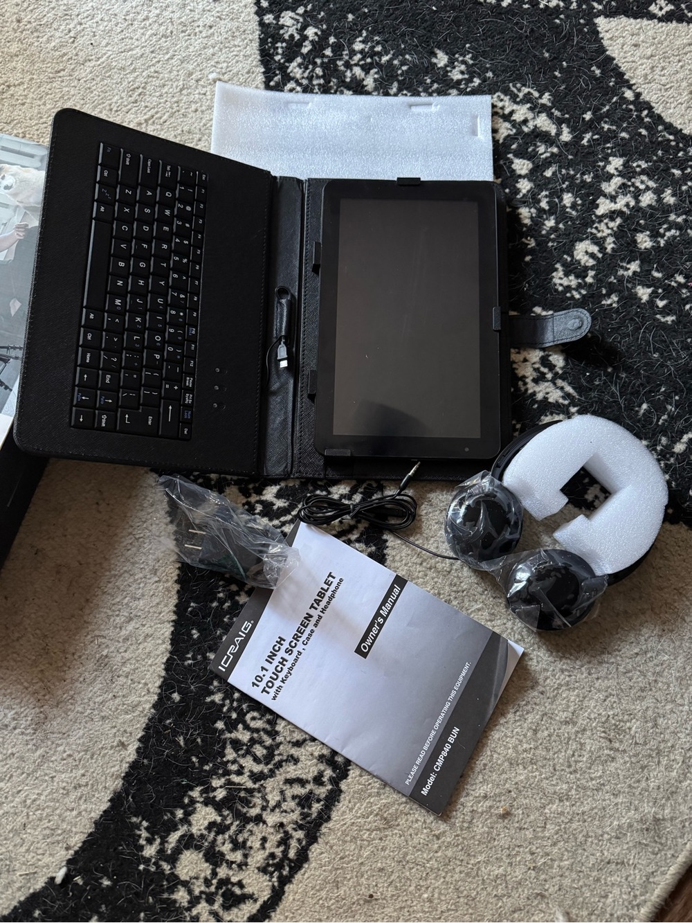10.1" Black Tablet with Keyboard Case and Accessories
